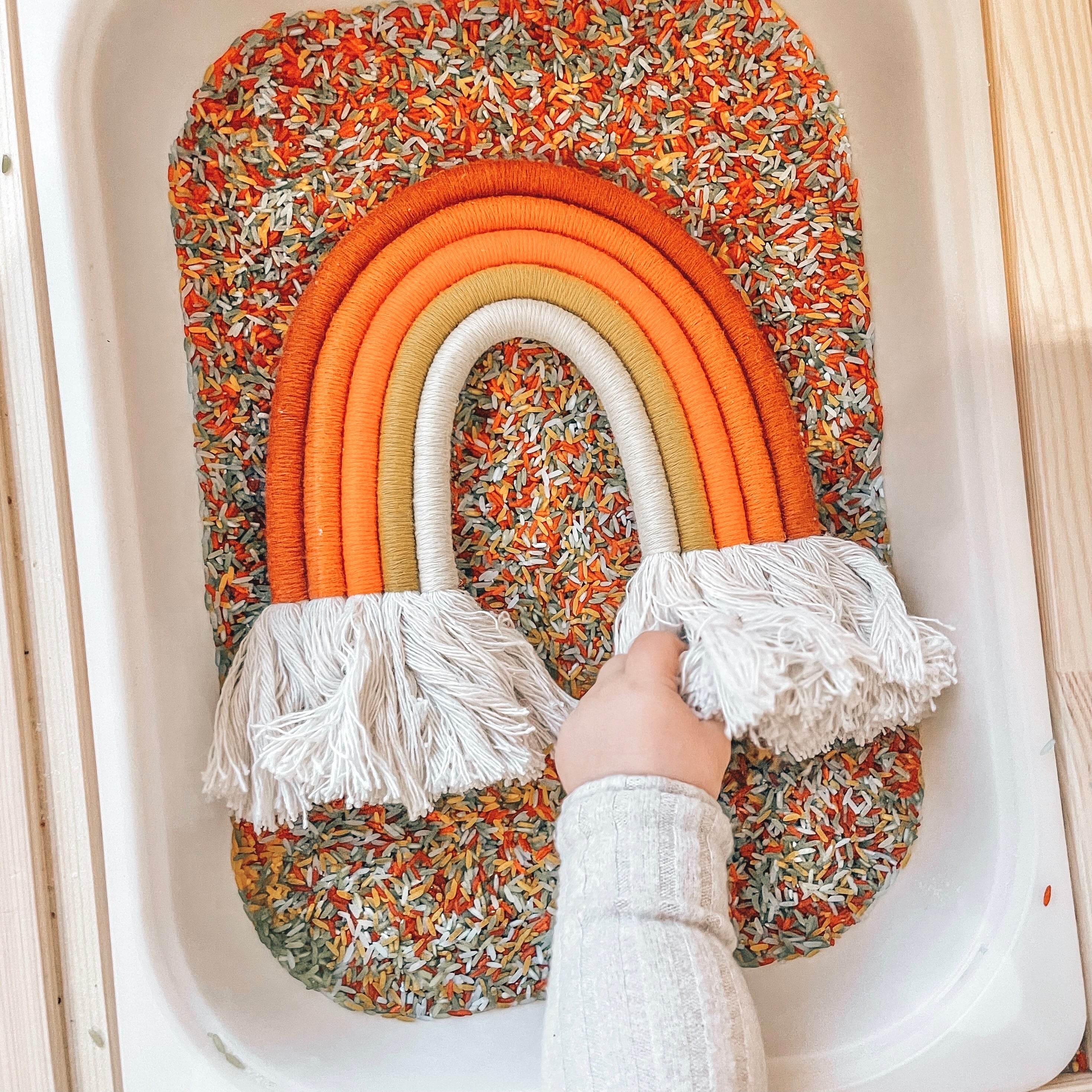 Sensory activities, for babies under 12 months, using household items - Kendamil EU